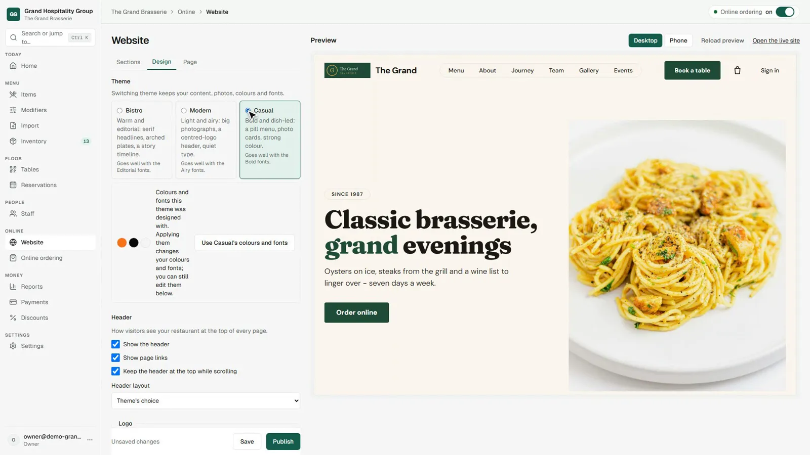 Website editor previewing a theme